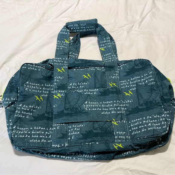 ALOHA collection weekender duffle bag - Picture 2 of 3